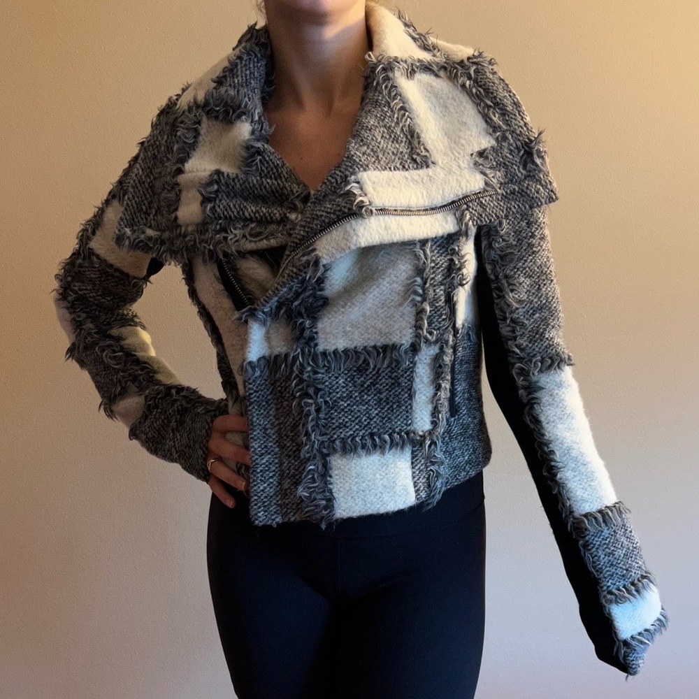Natalia Romano Black/White Zipper Jacket